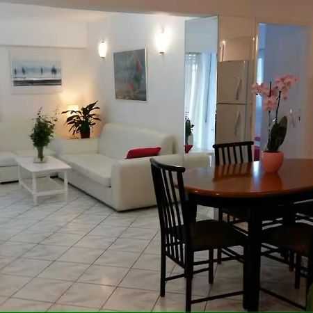 Flor De Mayo,Apt In Alimos Near The Sea أثينا المظهر الخارجي الصورة